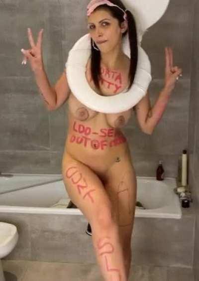 Toilet slut