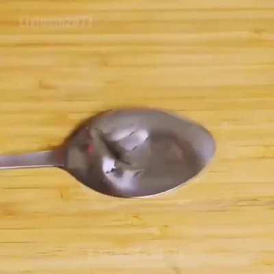 Como comer cereal com uma colher