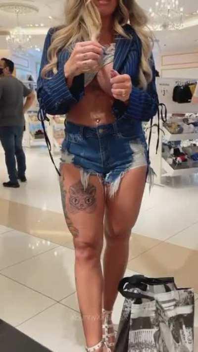 [F][44] And suddenly men’s don’t mind shopping😁