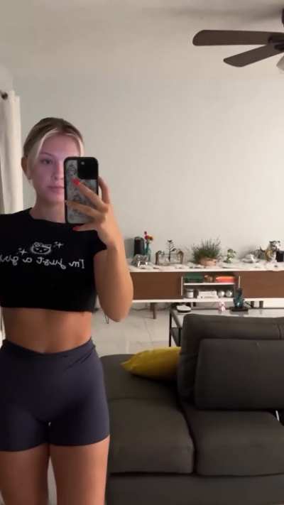 Hot blondie gym baddie