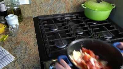 Quad-Barrel Air Cannon helps me make pasta sauce