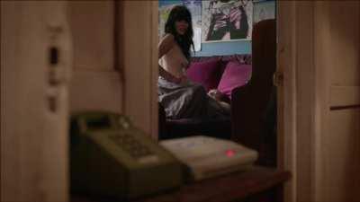 Emma Greenwell's melons are just too bouncy