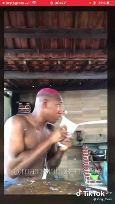 MUFINHA FAZ COM O GRENINJA PRO SEU TIKTOK KKKKKKKKKKKKKKKKKKK