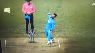 Right Arm Quick from Albie Morkel Stand