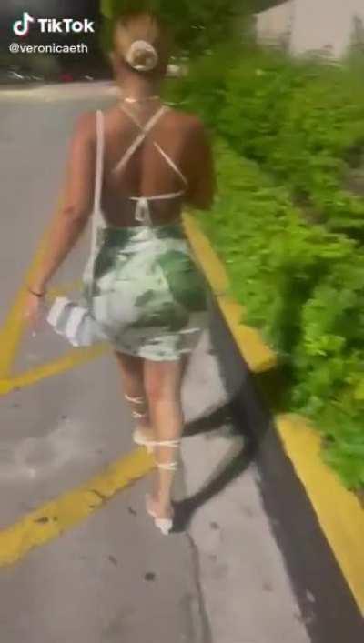 veronicaeth 🍑 👗