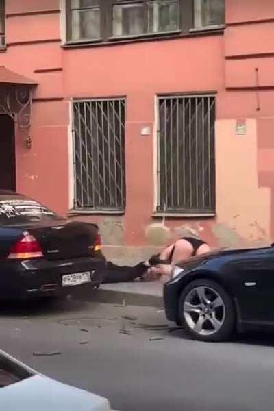 WCGW chilling on an unstable balcony