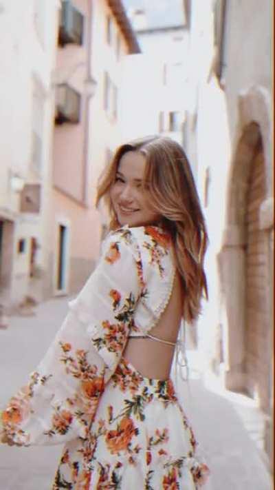 Instagram Reel vom 13.07.22 von Julia Beautx… aber sie könnte wirklich mal wieder anfangen nen paar mehr Bilder zu posten 😔