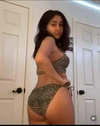 [kik: pussydeep26 ] what do you think of my friend and her ass?