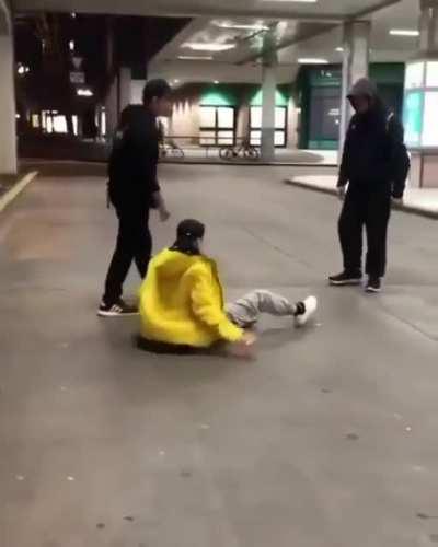 Bully tries to fight with style and ends up eating concrete