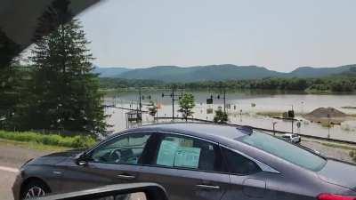 I89, exit 11 @ 1pm 7/11