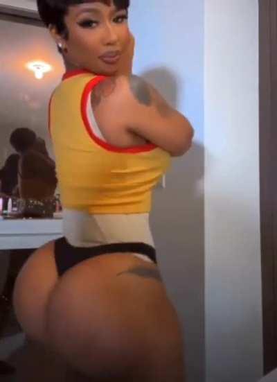 Jade (@__ohsoyoujade)