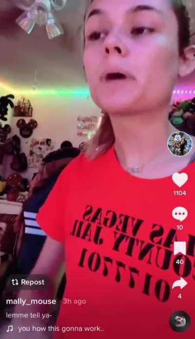 Her little butt wiggle