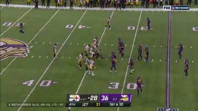 [Highlight] Claypool makes the clutch catch, then celebrates with the ball in his hands as the clock runs