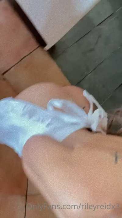 Mmmm , love this🍓 hotty😍