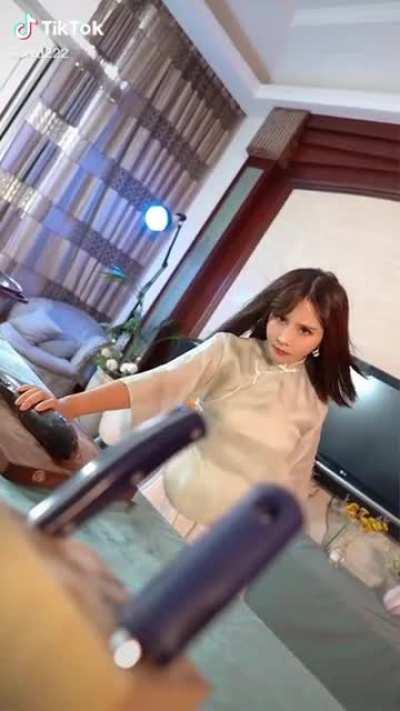 My bimbo ass on WaxKali trying to prove I'm not in my flop era, only to end up losing 1v1 to the enemy Nami support 🤡💅💕