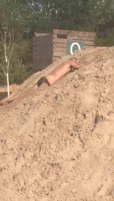 Sexy pile of dirt bro