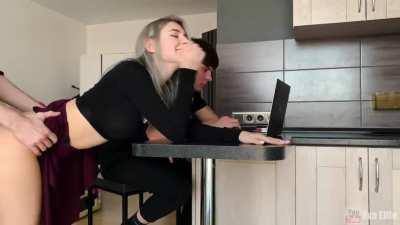 She fucks her best friend in front of her boyfriend