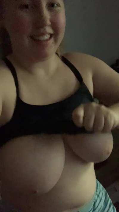 How I stay entertained while cycling💕 (OC)