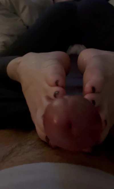Gotta love them toes 🤤