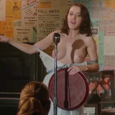 Rachel Brosnahan - The Marvelous Mrs. Maisel S01E01