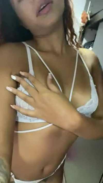 Posting on reddit kinda makes me horny😈