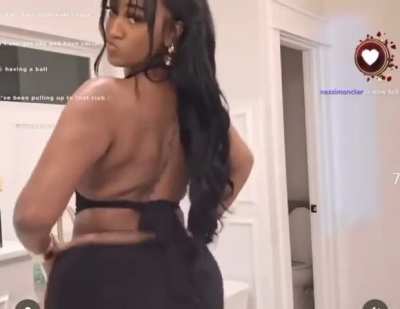 Nique Makin It Clap 👏