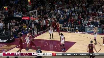 [Highlight] 69 Points for Mitchell