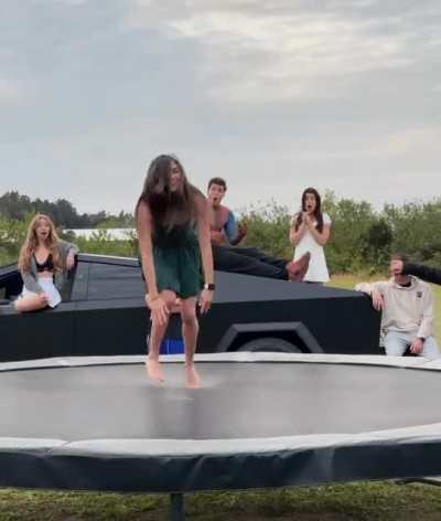 She forgot she was wearing a dress 🤭