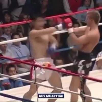 What a brutal Knockout by sharp Elbow