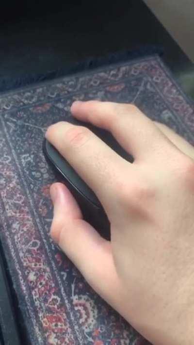 Me diz q eu n sou o unico idiota q faz isso !?