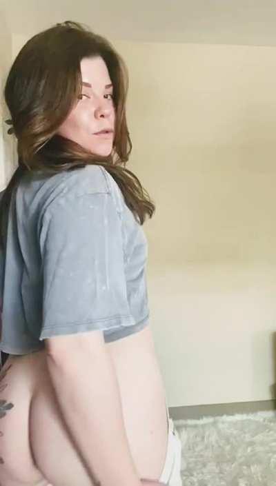 Stuffed for my shopping day..😈🥵