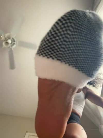 Strong🦵🏿legs n feet 