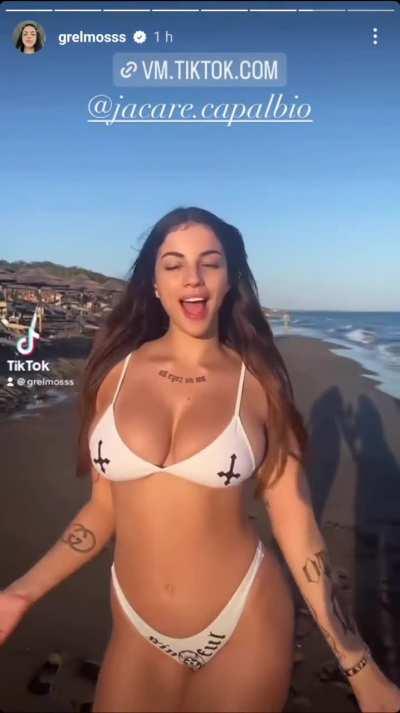 Ma grelmoss lo vuole tutto in gola o cosa