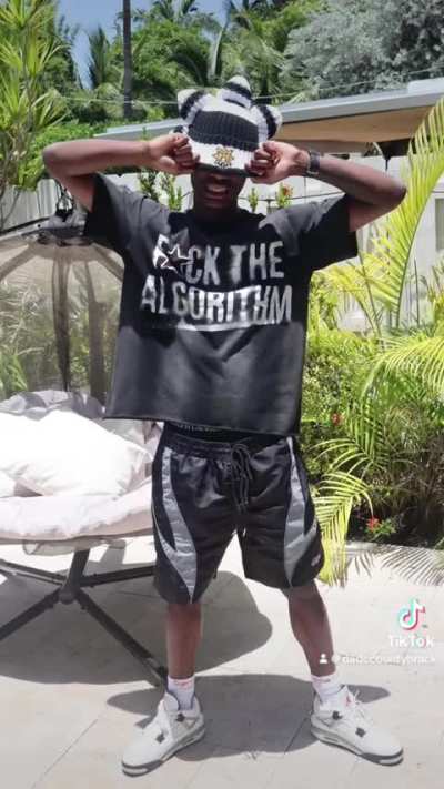 (Goulds) FkWooski - Stupid Baddie