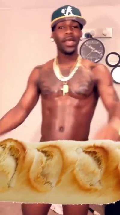 Yo Yo Yo, jour de bosse ! Ce que j’ai besoin que vous fassiez, c’est de taguer 3 gros négros sous ce tweet ici. J’ai besoin de plus de négros pour relever ce défi “Bust That Nut”.