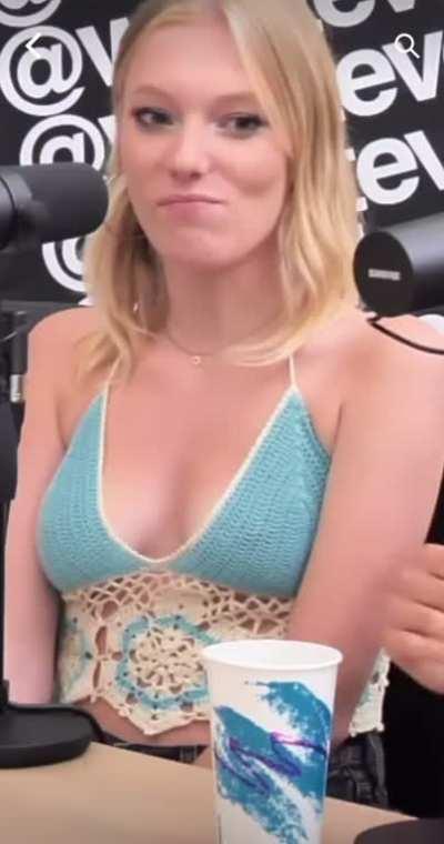 Makeup is bad, unless you can pronounce the ingredients on the bottle 🤦‍♀️