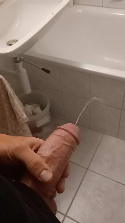 [21] What if Im your Roommate and you catch me Pissing in the Shower?