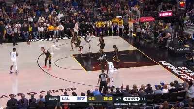 [Highlight] Poole launches from way downtown to tie the game with back-to-back triples