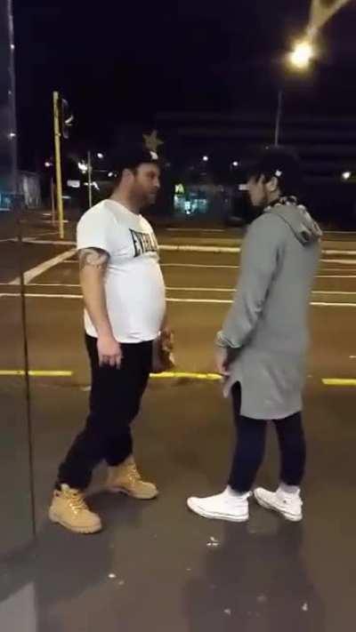 Guy gets knocked the fuck out