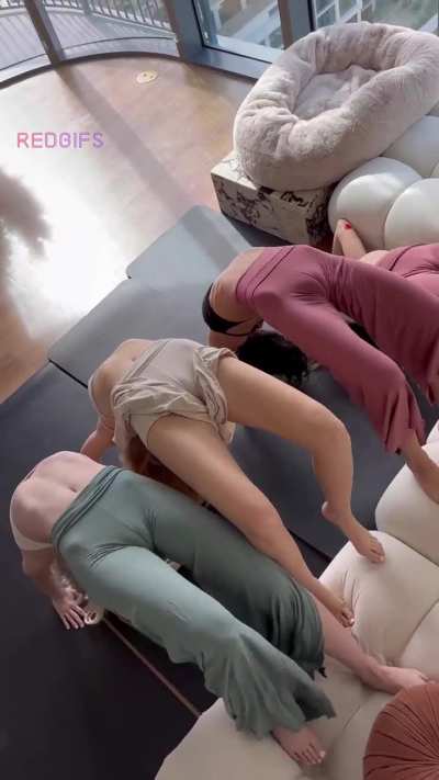 Are we still your fav tiny college girls?💗💕