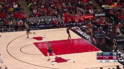 [Highlight] DeMar DeRozan uses some finesse to hit a left handed bank shot