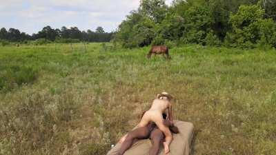 Pasture love with @poppichulo at the hotwife ranch