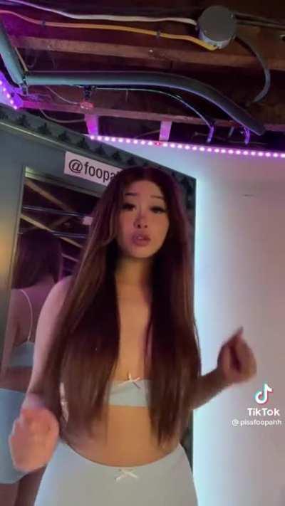 Brunettes are too cute