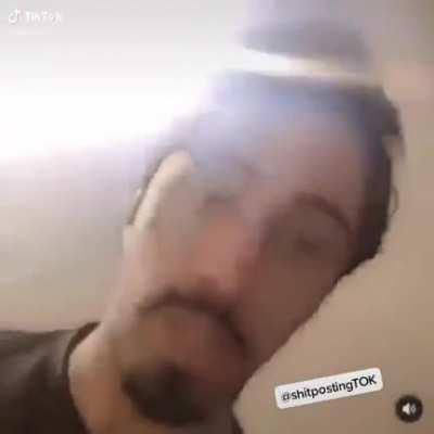 Douglas depois de ver uma menina no chat