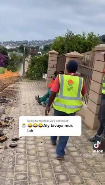 Shovel Knock Out! Working is safe they said!! 🤐🤦‍♂️