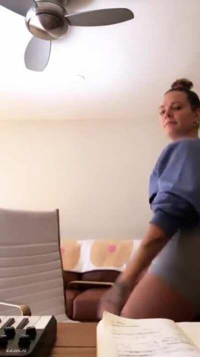 Sexy Tove Lo (snippet 1 from her Instagram Live Stream)