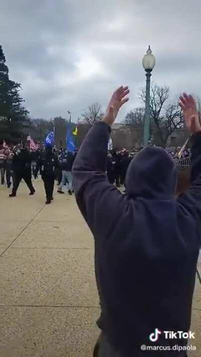 The police opened the gates for Capitol rioters