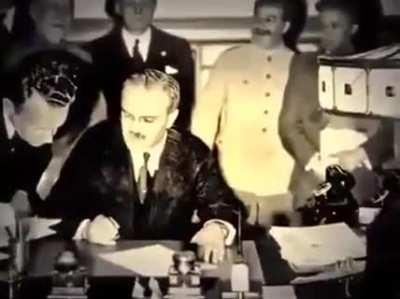 В цей день 17.9.1939 - вступ СРСР у WWII на боці нацистської Німеччини. Віроломний, без оголошення війни, збройний напад