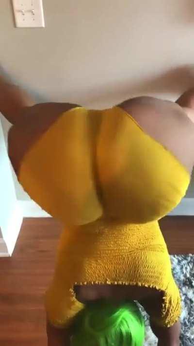 Ghetto barbie (@ghettobarbie404)