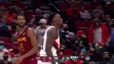 [Highlight] Evan Mobley showing out on three straight possessions